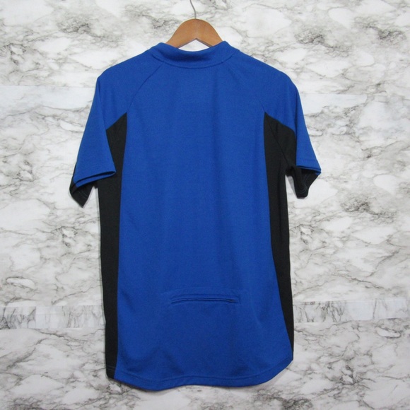 4/$20 L.L. Bean Men’s Tee with Zipper Pocket Size Large - Picture 3 of 9